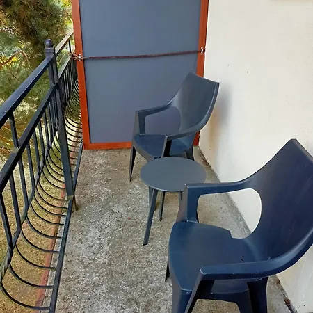 Bursztynowa 2 3*